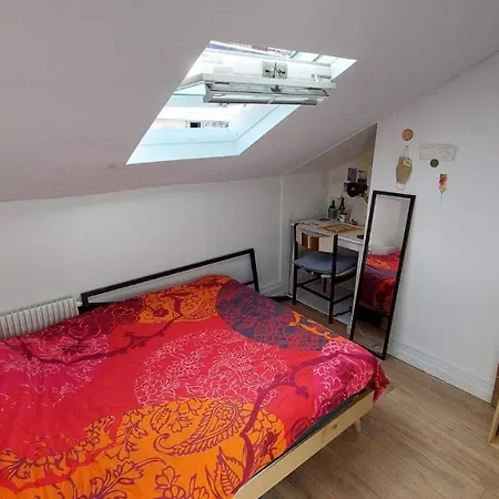 2 Bedrooms Stylish Duplex Near Montmartre & Moulin Rouge Hotel *