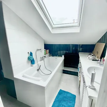 2 Bedrooms Stylish Duplex Near Montmartre & Moulin Rouge Hotel *